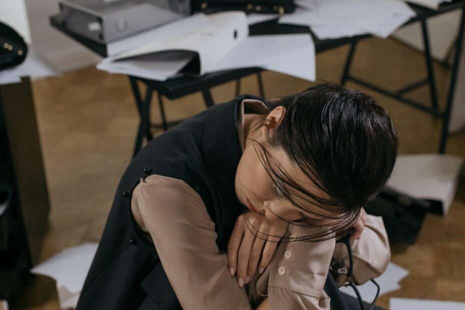 Personne épuisée au travail : reconnaître le burn-out